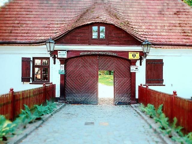 Pokoje Do Wynajecia Piastowska Międzyrzecz Extérieur photo